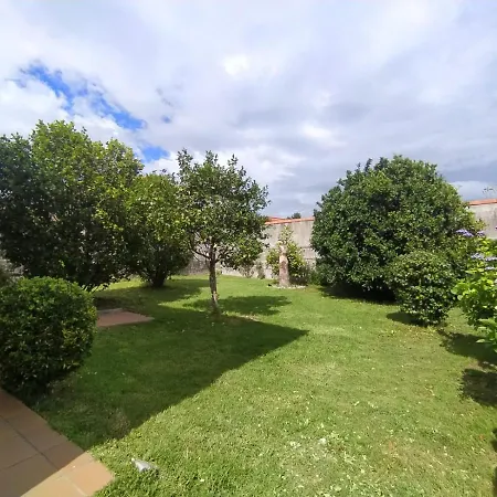Apartamento Rua Dos Castineiros Planta Baja شقة *